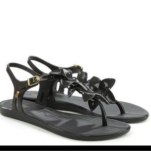 MELISSA
Solar Hawaii Black Floral Toe Post Sandal size  6  Nwot sweet scent